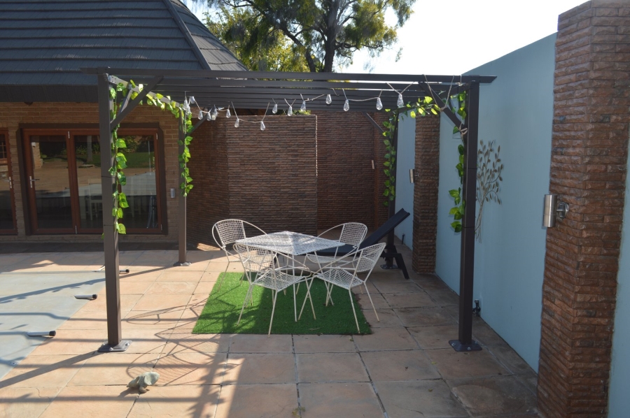 5 Bedroom Property for Sale in Wilkoppies North West